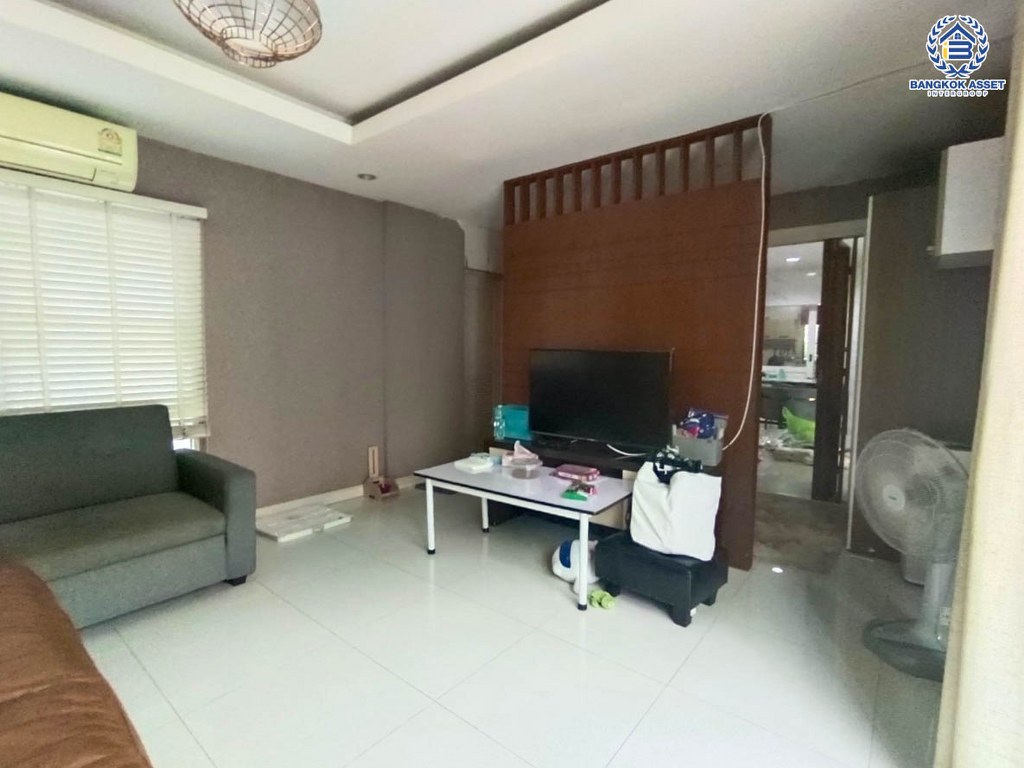 *****บ้านเดี่ยวมือสอง โครงการ เศรษฐสิริ ประชาชื่น หลังมุม เนื้อที่ 67.10 ตร.ว. ฟังก์ชัน 4 ห้องนอน 4 ห้องน้ำ 2 ที่จอดรถ บ้านหลังใหญ่ ภายในสวย พร้อมเข้าอยู่ โครงการบนทำเลเดินทางสะดวก เชื่อมต่อถนนสามัคคี ถนนประชาชื่น ถนนงามวงศ์วาน ใกล้เดอะมอลล์ งามวงศ์วาน  และจุดขึ้นทางด่วน "ศรีรัช"