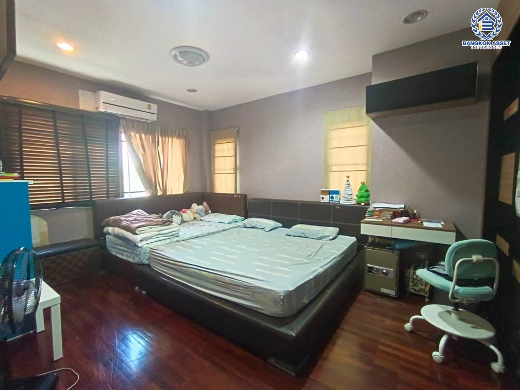 *****บ้านเดี่ยวมือสอง โครงการ เศรษฐสิริ ประชาชื่น หลังมุม เนื้อที่ 67.10 ตร.ว. ฟังก์ชัน 4 ห้องนอน 4 ห้องน้ำ 2 ที่จอดรถ บ้านหลังใหญ่ ภายในสวย พร้อมเข้าอยู่ โครงการบนทำเลเดินทางสะดวก เชื่อมต่อถนนสามัคคี ถนนประชาชื่น ถนนงามวงศ์วาน ใกล้เดอะมอลล์ งามวงศ์วาน  และจุดขึ้นทางด่วน "ศรีรัช"