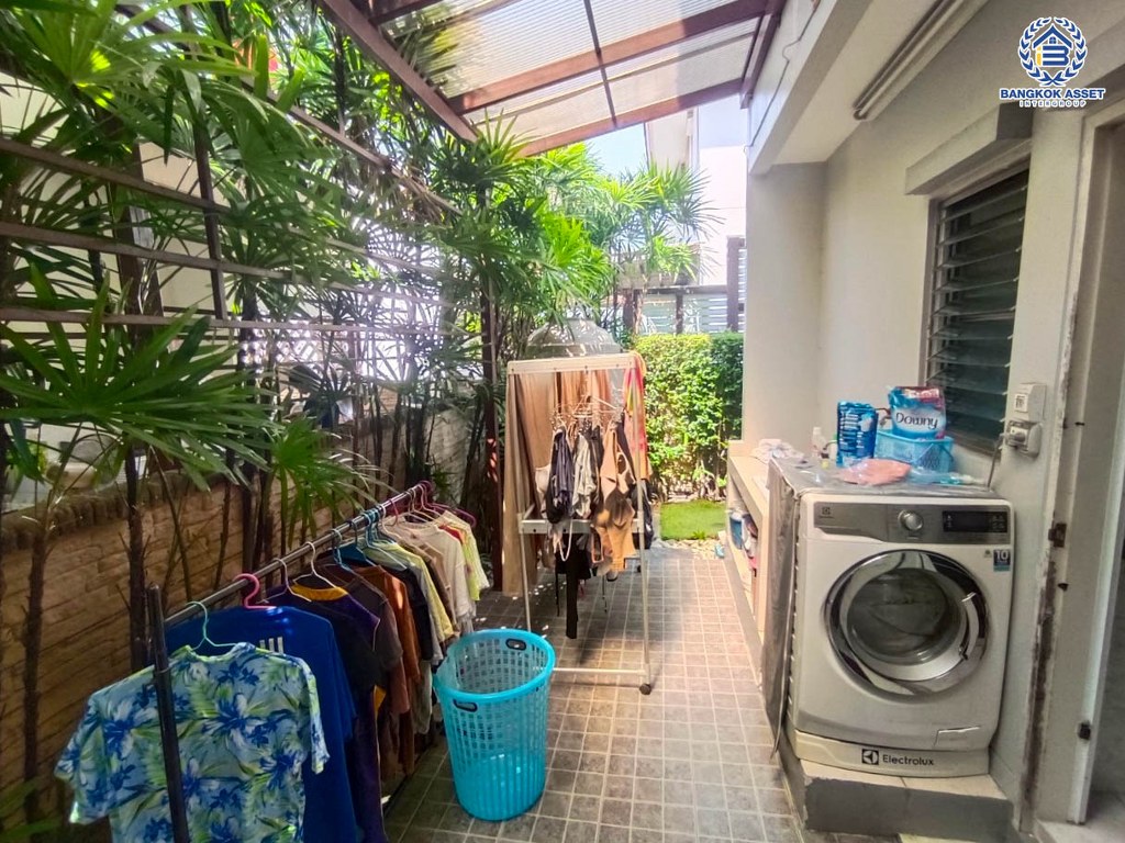 *****บ้านเดี่ยวมือสอง โครงการ เศรษฐสิริ ประชาชื่น หลังมุม เนื้อที่ 67.10 ตร.ว. ฟังก์ชัน 4 ห้องนอน 4 ห้องน้ำ 2 ที่จอดรถ บ้านหลังใหญ่ ภายในสวย พร้อมเข้าอยู่ โครงการบนทำเลเดินทางสะดวก เชื่อมต่อถนนสามัคคี ถนนประชาชื่น ถนนงามวงศ์วาน ใกล้เดอะมอลล์ งามวงศ์วาน  และจุดขึ้นทางด่วน "ศรีรัช"