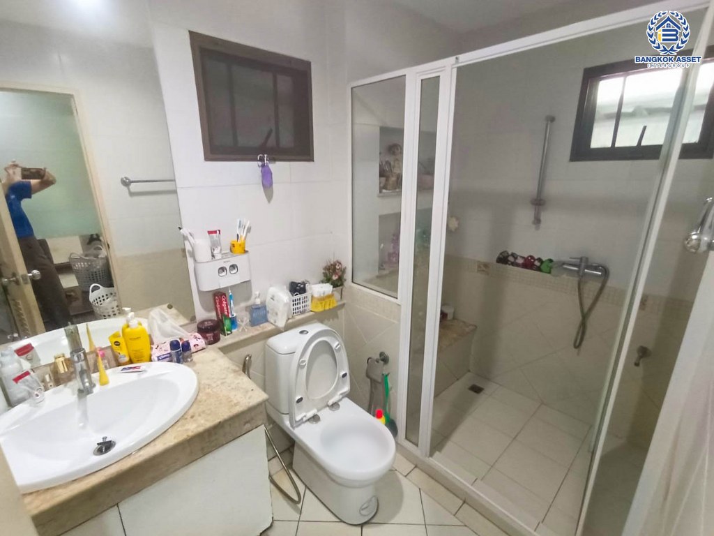 *****บ้านเดี่ยวมือสอง โครงการ เศรษฐสิริ ประชาชื่น หลังมุม เนื้อที่ 67.10 ตร.ว. ฟังก์ชัน 4 ห้องนอน 4 ห้องน้ำ 2 ที่จอดรถ บ้านหลังใหญ่ ภายในสวย พร้อมเข้าอยู่ โครงการบนทำเลเดินทางสะดวก เชื่อมต่อถนนสามัคคี ถนนประชาชื่น ถนนงามวงศ์วาน ใกล้เดอะมอลล์ งามวงศ์วาน  และจุดขึ้นทางด่วน "ศรีรัช"