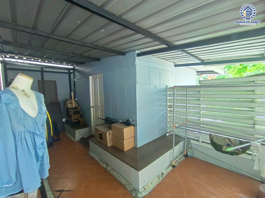 *****บ้านเดี่ยวมือสอง โครงการ เศรษฐสิริ ประชาชื่น หลังมุม เนื้อที่ 67.10 ตร.ว. ฟังก์ชัน 4 ห้องนอน 4 ห้องน้ำ 2 ที่จอดรถ บ้านหลังใหญ่ ภายในสวย พร้อมเข้าอยู่ โครงการบนทำเลเดินทางสะดวก เชื่อมต่อถนนสามัคคี ถนนประชาชื่น ถนนงามวงศ์วาน ใกล้เดอะมอลล์ งามวงศ์วาน  และจุดขึ้นทางด่วน "ศรีรัช"