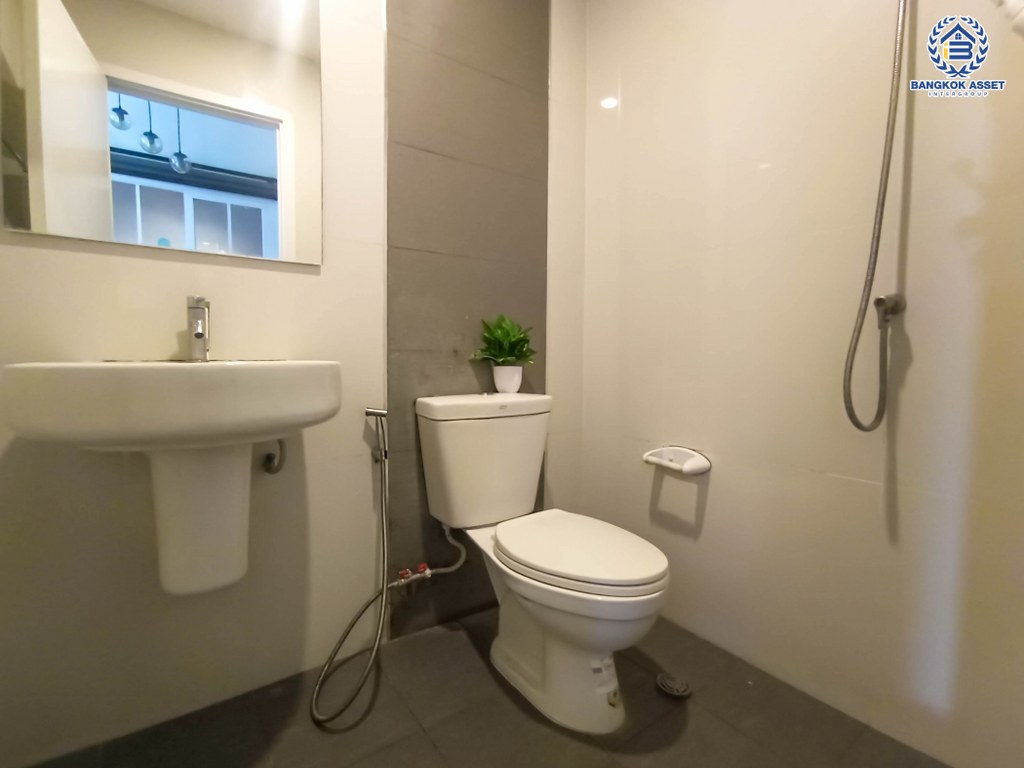 *****ทาวน์เฮ้าส์มือสอง โครงการ กัสโต้ ราชพฤกษ์-พระราม5 เนื้อที่ 24.30 ตร.ว. ฟังก์ชัน 3 ห้องนอน 2 ห้องน้ำ 1 ที่จอดรถ เดินทางสะดวก เชื่อมต่อถนนนครอินทร์ ถนนบางกรวย-ไทรน้อย ถนนราชพฤกษ์ ใกล้เทสโก้ โลตัส นครอินทร์ และจุดขึ้นทางด่วน "ศรีรัช"