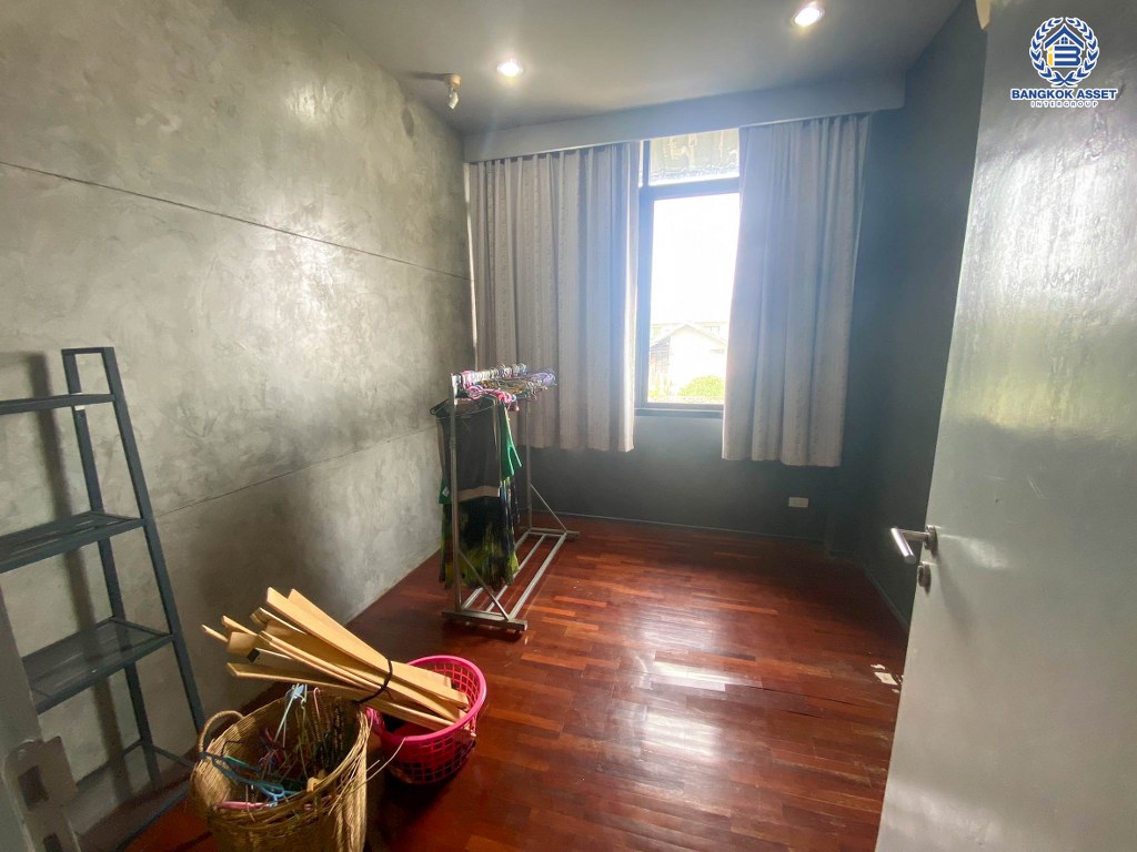 *****บ้านเดี่ยวมือสอง โครงการ เดอะซีซั่น เพชรเกษม69 เนื้อที่ 37.70 ตร.ว. ฟังก์ชัน 3 ห้องนอน 2 ห้องน้ำ 1 ที่จอดรถ สภาพแวดล้อมน่าอยู่ ทำเลเดินทางสะดวก เชื่อมต่อถนนเพชรเกษม ถนนกาญจนาภิเษก ถนนพุทธมณฑลสาย2 ใกล้รถไฟฟ้าสายสีน้ำเงิน "สถานีหลักสอง"