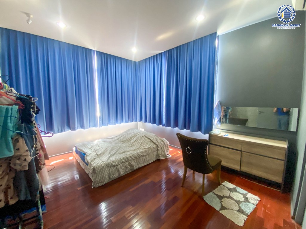 *****บ้านเดี่ยวมือสอง โครงการ เดอะซีซั่น เพชรเกษม69 เนื้อที่ 37.70 ตร.ว. ฟังก์ชัน 3 ห้องนอน 2 ห้องน้ำ 1 ที่จอดรถ สภาพแวดล้อมน่าอยู่ ทำเลเดินทางสะดวก เชื่อมต่อถนนเพชรเกษม ถนนกาญจนาภิเษก ถนนพุทธมณฑลสาย2 ใกล้รถไฟฟ้าสายสีน้ำเงิน "สถานีหลักสอง"