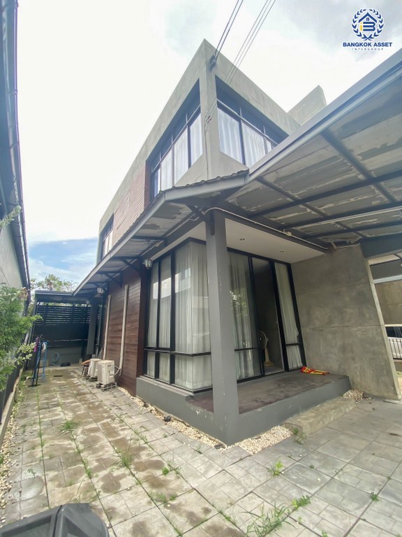 *****บ้านเดี่ยวมือสอง โครงการ เดอะซีซั่น เพชรเกษม69 เนื้อที่ 37.70 ตร.ว. ฟังก์ชัน 3 ห้องนอน 2 ห้องน้ำ 1 ที่จอดรถ สภาพแวดล้อมน่าอยู่ ทำเลเดินทางสะดวก เชื่อมต่อถนนเพชรเกษม ถนนกาญจนาภิเษก ถนนพุทธมณฑลสาย2 ใกล้รถไฟฟ้าสายสีน้ำเงิน "สถานีหลักสอง"