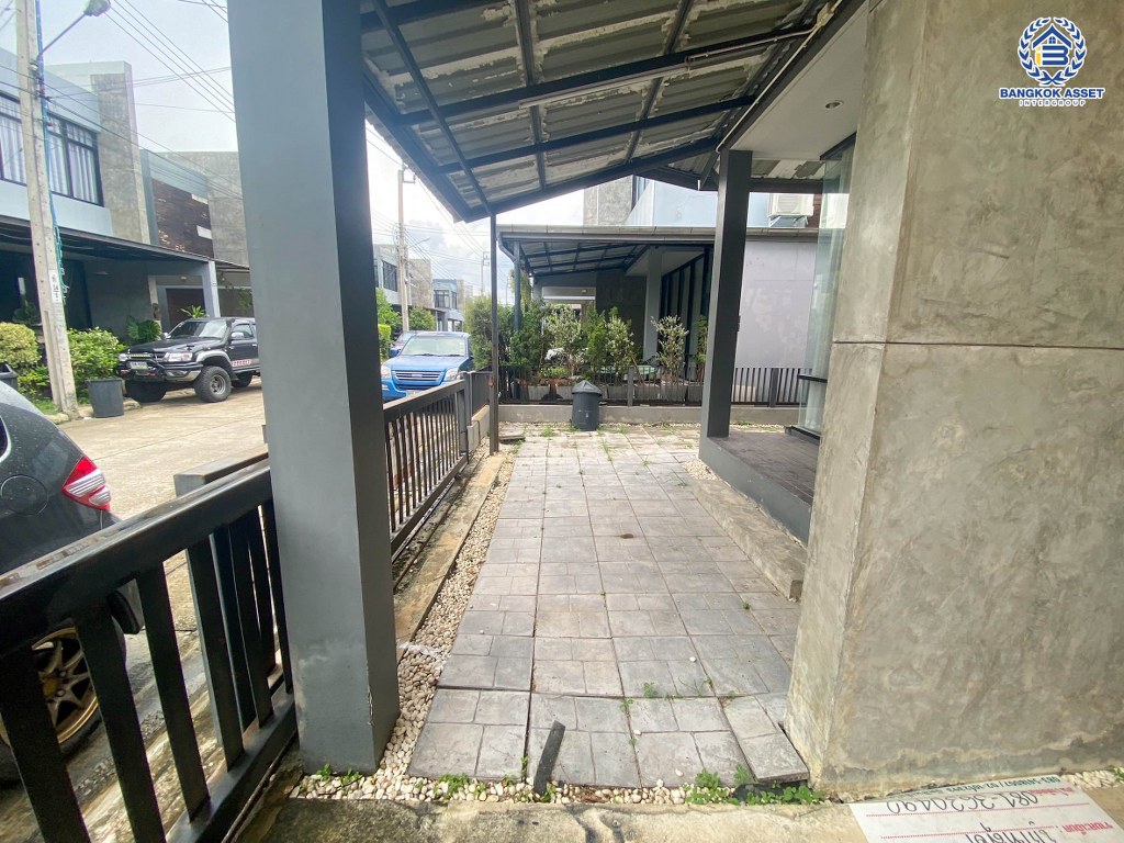 *****บ้านเดี่ยวมือสอง โครงการ เดอะซีซั่น เพชรเกษม69 เนื้อที่ 37.70 ตร.ว. ฟังก์ชัน 3 ห้องนอน 2 ห้องน้ำ 1 ที่จอดรถ สภาพแวดล้อมน่าอยู่ ทำเลเดินทางสะดวก เชื่อมต่อถนนเพชรเกษม ถนนกาญจนาภิเษก ถนนพุทธมณฑลสาย2 ใกล้รถไฟฟ้าสายสีน้ำเงิน "สถานีหลักสอง"