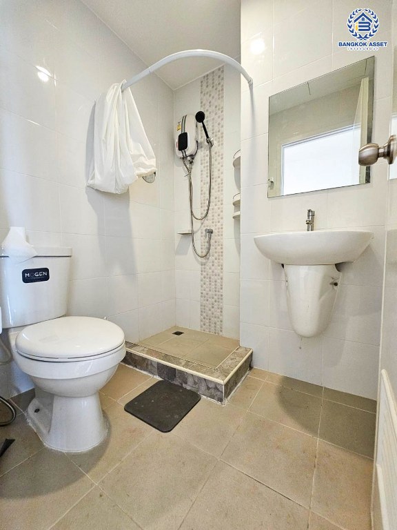 *****ทาวน์เฮ้าส์มือสอง โครงการ ชวนชื่นทาวน์ แก้วอินทร์-บางใหญ่ เนื้อที่ 21.40 ตร.ว. ฟังก์ชัน 4 ห้องนอน 2 ห้องน้ำ 2 ที่จอดรถ  โครงการบนทำเลเดินทางสะดวก เชื่อมต่อถนนกาญจนาภิเษก ถนนนครอินทร์ ถนนราชพฤกษ์ ใกล้รถไฟฟ้าสายสีม่วง "สถานีตลาดบางใหญ่" และจุดขึ้นทางด่วน "ศรีรัช"