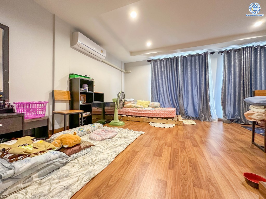 *****ทาวน์โฮม 3 ชั้นมือสอง โครงการ พลัสซิตี้พาร์ค งามวงศ์วาน 25 เนื้อที่ 21.30 ตร.ว. ฟังก์ชัน 3 ห้องนอน 3 ห้องน้ำ 2 ที่จอดรถ บ้านสวยพร้อมอยู่ โครงการบนทำเลเดินทางสะดวก เชื่อมต่อถนนงามวงศ์วาน ถนนแจ้งวัฒนะ-ปากเกร็ด ใกล้รถไฟฟ้าสายสีม่วง "สถานีศูนย์ราชการนนทบุรี" และจุดขึ้นทางด่วน "งามวงศ์วาน"