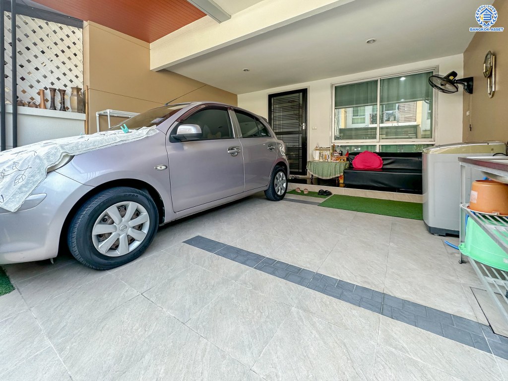 *****ทาวน์โฮม 3 ชั้นมือสอง โครงการ พลัสซิตี้พาร์ค งามวงศ์วาน 25 เนื้อที่ 21.30 ตร.ว. ฟังก์ชัน 3 ห้องนอน 3 ห้องน้ำ 2 ที่จอดรถ บ้านสวยพร้อมอยู่ โครงการบนทำเลเดินทางสะดวก เชื่อมต่อถนนงามวงศ์วาน ถนนแจ้งวัฒนะ-ปากเกร็ด ใกล้รถไฟฟ้าสายสีม่วง "สถานีศูนย์ราชการนนทบุรี" และจุดขึ้นทางด่วน "งามวงศ์วาน"