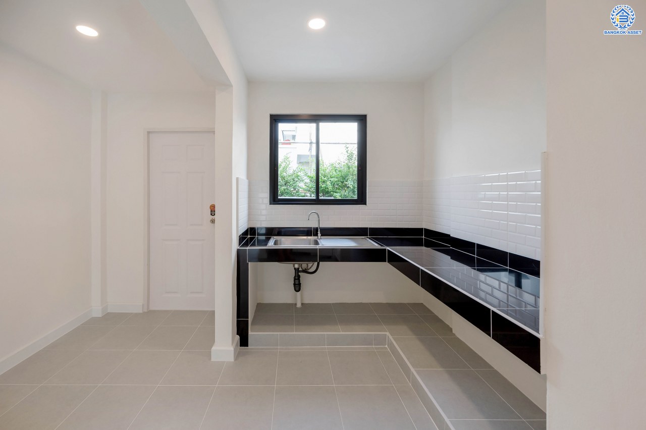 บ้านเดี่ยวใกล้ทะเลสาบ ยกระดับคุณภาพชีวิต จากแบรนด์ LH โครงการ ชัยพฤกษ์ บางบัวทอง เนื้อที่ 53.1 ตร.ว. พร้อมฟังก์ชันการใช้งาน 3 ห้องนอน 2 ห้องน้ำ จอดรถได้ 2 คัน Facilities ครบครัน บนทำเลเดินทางสะดวก ติดถนนบางกรวย-ไทรน้อย ใกล้เซ็นทรัลเวสต์เกต และรถไฟฟ้าสายสีม่วง "สถานีบางพลู"...