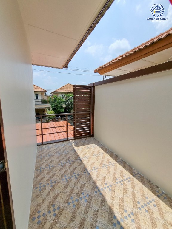 *****บ้านแฝดมือสอง โครงการ เติมรัก3 บ้านกล้วย-ไทรน้อย เนื้อที่ 45 ตร.ว. ฟังก์ชัน 3 ห้องนอน 2 ห้องน้ำ 2 ที่จอดรถ บ้านรีโนเวทใหม่พร้อมเข้าอยู่ ทำเลดี เชื่อมต่อถนนบ้านกล้วย-ไทรน้อย ถนนกาญจนาภิเษก ถนนชัยพฤกษ์