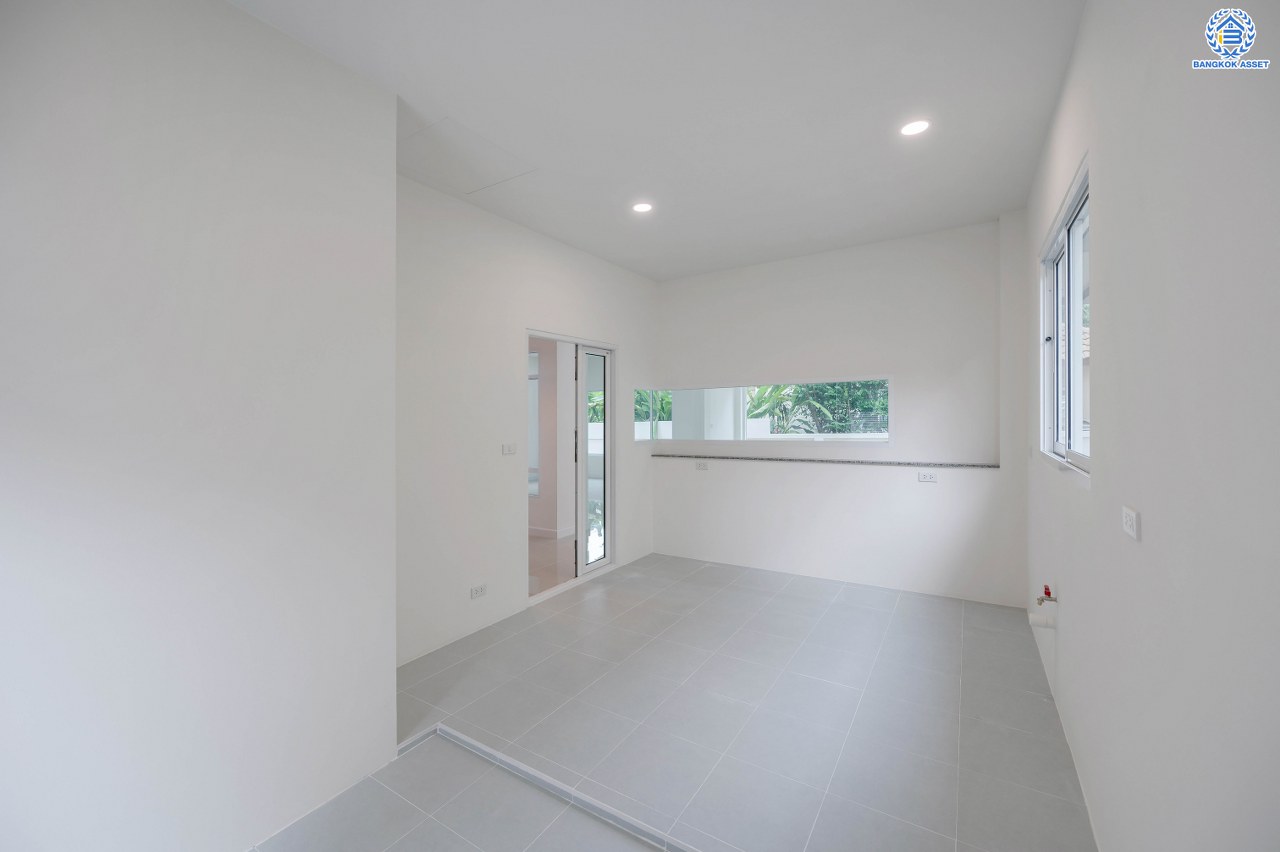 บ้านเดี่ยวตกแต่งใหม่ จากแบรนด์ Property Perfect โครงการ เพอร์เฟคเพลส พระราม5-ราชพฤกษ์ ตอบโจทย์ทุกการใช้ชีวิตด้วยบ้านเดี่ยวใจกลาง Community ชั้นนำมากมาย พร้อม Facility ภายในโครงการครบครัน เนื้อที่ 72 ตร.ว. ฟังก์ชัน 3 ห้องนอน 3 ห้องน้ำ 2 ที่จอดรถ