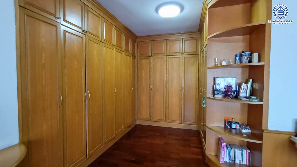 *****บ้านเดี่ยวมือสองติดรถไฟฟ้า! โครงการ ลัดดารมย์ รัตนาธิเบศร์ หลังริม เนื้อที่ 117 ตร.ว. ฟังก์ชัน 3 ห้องนอน 3 ห้องน้ำ 2 ที่จอดรถ บ้านสวย พร้อมเฟอร์ฯ บิ้วท์อินทั้งหลัง ทำเลเดินทางสะดวก เชื่อมต่อถนนงามวงศ์วาน ถนนชัยพฤกษ์ ถนนราชพฤกษ์ ใกล้รถไฟฟ้าสายสีม่วง "สถานีไทรม้า"