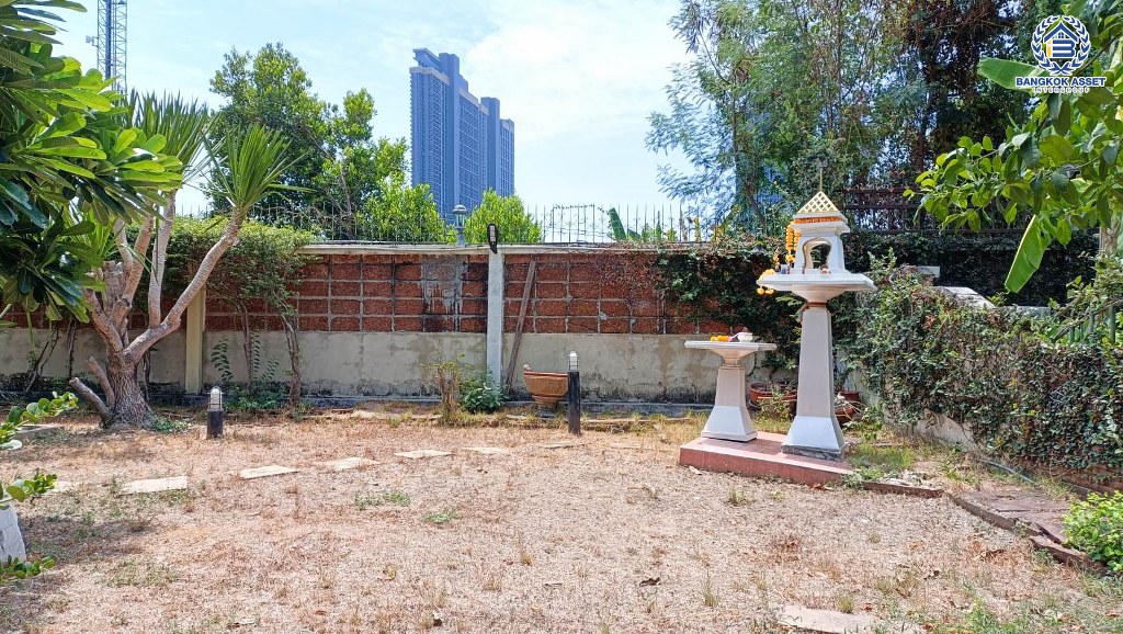 *****บ้านเดี่ยวมือสองติดรถไฟฟ้า! โครงการ ลัดดารมย์ รัตนาธิเบศร์ หลังริม เนื้อที่ 117 ตร.ว. ฟังก์ชัน 3 ห้องนอน 3 ห้องน้ำ 2 ที่จอดรถ บ้านสวย พร้อมเฟอร์ฯ บิ้วท์อินทั้งหลัง ทำเลเดินทางสะดวก เชื่อมต่อถนนงามวงศ์วาน ถนนชัยพฤกษ์ ถนนราชพฤกษ์ ใกล้รถไฟฟ้าสายสีม่วง "สถานีไทรม้า"