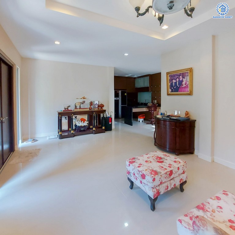 *****บ้านเดี่ยวมือสอง โครงการ เศรษฐสิริ ชัยพฤกษ์-แจ้งวัฒนะ เนื้อที่ 92.30 ตร.ว. ฟังก์ชัน 4 ห้องนอน 4 ห้องน้ำ 2 ที่จอดรถ โครงการบนทำเลเดินทางสะดวก เชื่อมต่อถนนชัยพฤกษ์ ถนนราชพฤกษ์ ถนนแจ้งวัฒนะ ใกล้รถไฟฟ้าสายสีชมพู "สถานีปากเกร็ด" และจุดขึ้นทางด่วน "ศรีรัช"