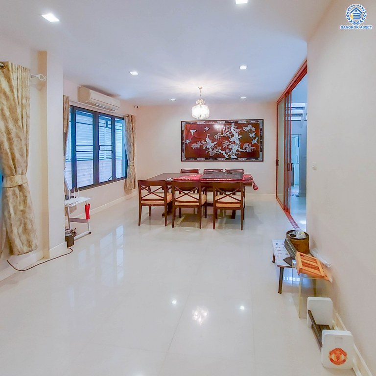 *****บ้านเดี่ยวมือสอง โครงการ เศรษฐสิริ ชัยพฤกษ์-แจ้งวัฒนะ เนื้อที่ 92.30 ตร.ว. ฟังก์ชัน 4 ห้องนอน 4 ห้องน้ำ 2 ที่จอดรถ โครงการบนทำเลเดินทางสะดวก เชื่อมต่อถนนชัยพฤกษ์ ถนนราชพฤกษ์ ถนนแจ้งวัฒนะ ใกล้รถไฟฟ้าสายสีชมพู "สถานีปากเกร็ด" และจุดขึ้นทางด่วน "ศรีรัช"