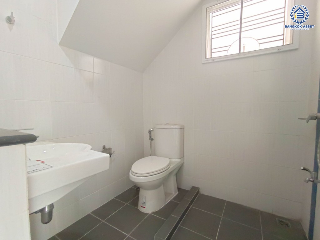 *****บ้านแฝดมือสอง โครงการ เพอร์เฟค พาร์ค ราชพฤกษ์ เนื้อที่ 39 ตร.ว. ฟังก์ชัน 3 ห้องนอน 3 ห้องน้ำ 2 ที่จอดรถ โครงการบนทำเลเดินทางสะดวก เชื่อมต่อถนนราชพฤกษ์ ถนนรัตนาธิเบศร์ ใกล้ Central Westgate และจุดขึ้นทางด่วน "ศรีรัช"