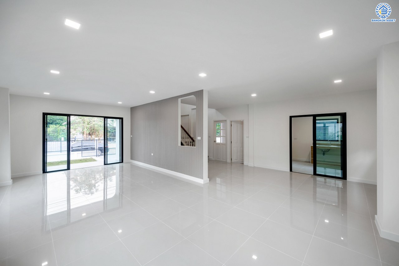 บ้านมือสองตกแต่งใหม่ คุณภาพแบรนด์ LH โครงการ ชลลดา บางบัวทอง เนื้อที่ 80 ตร.ว. ตกแต่งหรูหรา ฟังก์ชันจัดเต็ม 3 ห้องนอน 2 ห้องน้ำ จอดรถได้ 3 คัน พร้อม Facilities ครบ! บนทำเลคุณภาพ เชื่อมต่อได้หลายเส้นทาง ใกล้เซ็นทรัลเวสต์เกต และรถไฟฟ้าสายสีม่วง "สถานีบางพลู"