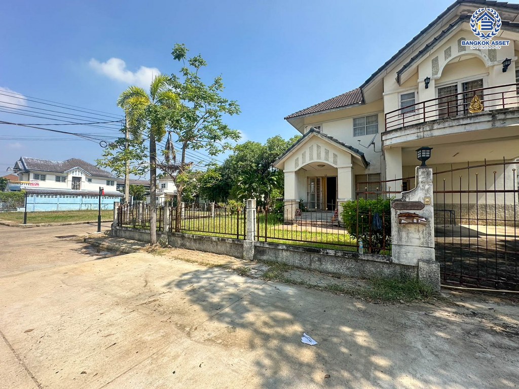 *****บ้านเดี่ยวมือสอง โครงการ กฤษดานคร31 บรมราชชนนี หลังมุม เนื้อที่ 99.90 ตร.ว. ฟังก์ชัน 3 ห้องนอน 3 ห้องน้ำ 2 ที่จอดรถ พร้อมเข้าอยู่ ติดทะเลสาบของโครงการ บนทำเลเดินทางสะดวก เชื่อมต่อถนนพุทธมณฑลสาย2 ถนนเพชรเกษม ใกล้รถไฟสายสีแดง "สถานีตลิ่งชัน" และทางคู่ขนานลอยฟ้าบรมราชชนนี