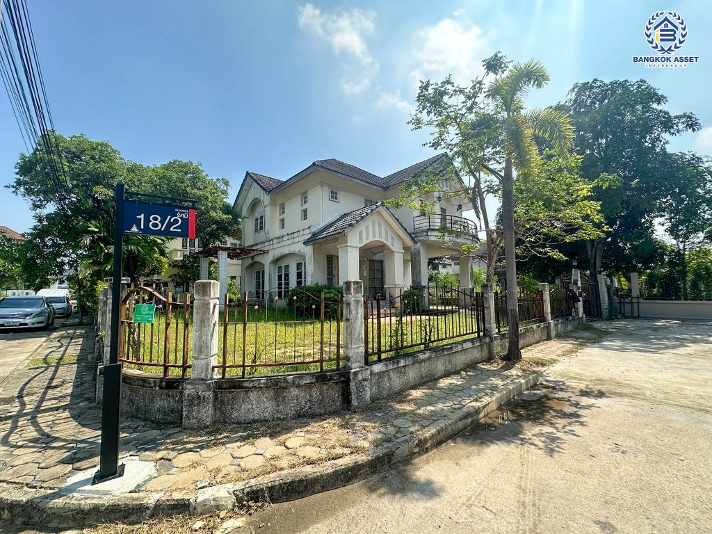 *****บ้านเดี่ยวมือสอง โครงการ กฤษดานคร31 บรมราชชนนี หลังมุม เนื้อที่ 99.90 ตร.ว. ฟังก์ชัน 3 ห้องนอน 3 ห้องน้ำ 2 ที่จอดรถ พร้อมเข้าอยู่ ติดทะเลสาบของโครงการ บนทำเลเดินทางสะดวก เชื่อมต่อถนนพุทธมณฑลสาย2 ถนนเพชรเกษม ใกล้รถไฟสายสีแดง "สถานีตลิ่งชัน" และทางคู่ขนานลอยฟ้าบรมราชชนนี