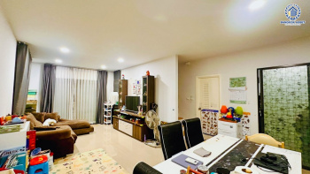 *****บ้านแฝดมือสอง โครงการ โมดิวิลล่า ชัยพฤกษ์ เนื้อที่ 43.60 ตร.ว. ฟังก์ชัน 3 ห้องนอน 3 ห้องน้ำ 2 ที่จอดรถ แถมฟรี! เครื่องปรับอากาศ ใกล้ Community Mall ที่ครบครัน เดินทางสะดวก เชื่อมต่อถนนบางกรวย-ไทรน้อย ถนนราชพฤกษ์ ถนนกาญจนาภิเษก ใกล้รถไฟฟ้าสายสีม่วง "สถานีคลองบางไผ่" และจุดขึ้นทางด่วน "ศรีรัช"