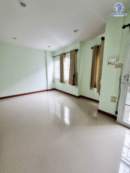 *****ทาวน์เฮ้าส์ 3 ชั้นมือสอง โครงการ บัวทองธานี พาร์ควิลล์5 เนื้อที่ 17.50 ตร.ว. ฟังก์ชัน 4 ห้องนอน 4 ห้องน้ำ 2 ที่จอดรถ บ้านสวยพร้อมเข้าอยู่ โครงการบนทำเลเดินทางสะดวก เชื่อมต่อถนนราชพฤกษ์ ถนนชัยพฤกษ์ ถนนแจ้งวัฒนะ ใกล้ห้างสรรพสินค้าเซ็นทรัลเวสต์เกต