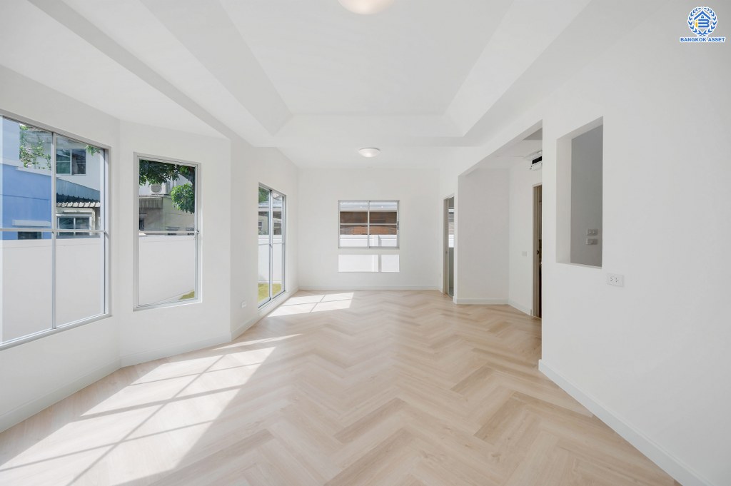 บ้านมือสองตกแต่งใหม่ จากแบรนด์ L&H โครงการ พฤกษ์ลดา1 บางใหญ่ บนเนื้อที่ 50 ตร.ว. ฟังก์ชัน 3 ห้องนอน 2 ห้องน้ำ 2 ที่จอดรถ Facility ครบครัน อีกทั้งยังใกล้สวนสาธารณะ ทำเลเดินทางสะดวก เชื่อมต่อถนนกาญจนาภิเษก ใกล้รถไฟฟ้าสายสีม่วง "สถานีคลองบางไผ่" และทางด่วน "กาญจนาภิเษก"...