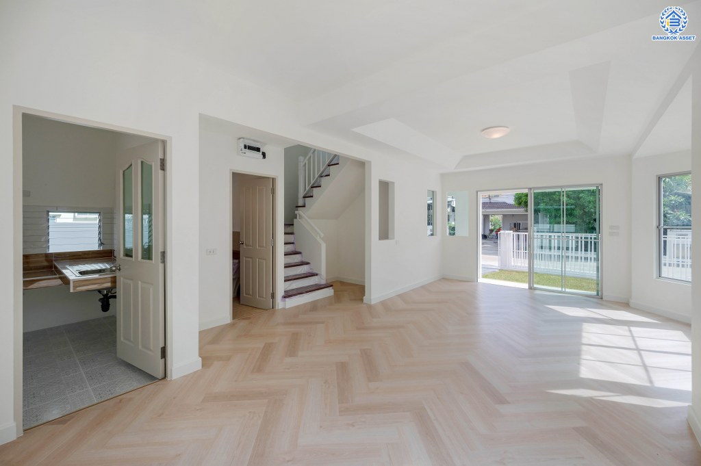 บ้านมือสองตกแต่งใหม่ จากแบรนด์ L&H โครงการ พฤกษ์ลดา1 บางใหญ่ บนเนื้อที่ 50 ตร.ว. ฟังก์ชัน 3 ห้องนอน 2 ห้องน้ำ 2 ที่จอดรถ Facility ครบครัน อีกทั้งยังใกล้สวนสาธารณะ ทำเลเดินทางสะดวก เชื่อมต่อถนนกาญจนาภิเษก ใกล้รถไฟฟ้าสายสีม่วง "สถานีคลองบางไผ่" และทางด่วน "กาญจนาภิเษก"...