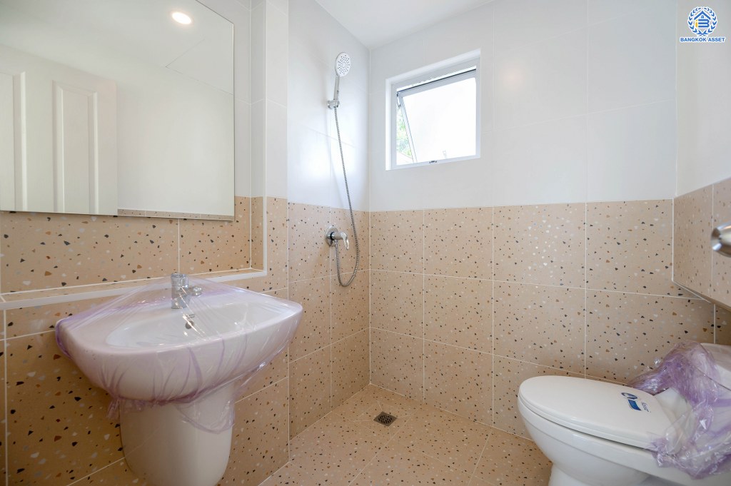 บ้านมือสองตกแต่งใหม่ จากแบรนด์ L&H โครงการ พฤกษ์ลดา1 บางใหญ่ บนเนื้อที่ 50 ตร.ว. ฟังก์ชัน 3 ห้องนอน 2 ห้องน้ำ 2 ที่จอดรถ Facility ครบครัน อีกทั้งยังใกล้สวนสาธารณะ ทำเลเดินทางสะดวก เชื่อมต่อถนนกาญจนาภิเษก ใกล้รถไฟฟ้าสายสีม่วง "สถานีคลองบางไผ่" และทางด่วน "กาญจนาภิเษก"...