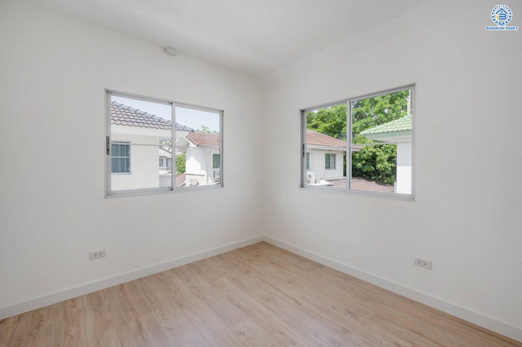 บ้านมือสองตกแต่งใหม่ จากแบรนด์ L&H โครงการ พฤกษ์ลดา1 บางใหญ่ บนเนื้อที่ 50 ตร.ว. ฟังก์ชัน 3 ห้องนอน 2 ห้องน้ำ 2 ที่จอดรถ Facility ครบครัน อีกทั้งยังใกล้สวนสาธารณะ ทำเลเดินทางสะดวก เชื่อมต่อถนนกาญจนาภิเษก ใกล้รถไฟฟ้าสายสีม่วง "สถานีคลองบางไผ่" และทางด่วน "กาญจนาภิเษก"...