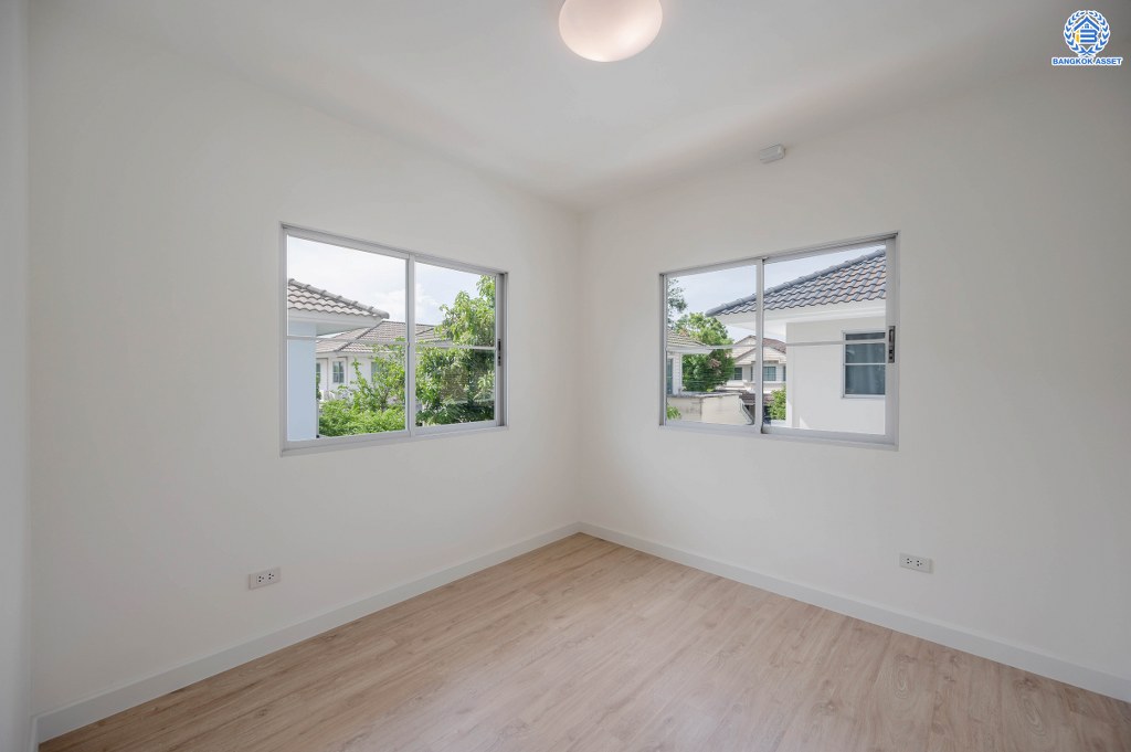 บ้านมือสองตกแต่งใหม่ จากแบรนด์ L&H โครงการ พฤกษ์ลดา1 บางใหญ่ บนเนื้อที่ 50 ตร.ว. ฟังก์ชัน 3 ห้องนอน 2 ห้องน้ำ 2 ที่จอดรถ Facility ครบครัน อีกทั้งยังใกล้สวนสาธารณะ ทำเลเดินทางสะดวก เชื่อมต่อถนนกาญจนาภิเษก ใกล้รถไฟฟ้าสายสีม่วง "สถานีคลองบางไผ่" และทางด่วน "กาญจนาภิเษก"...