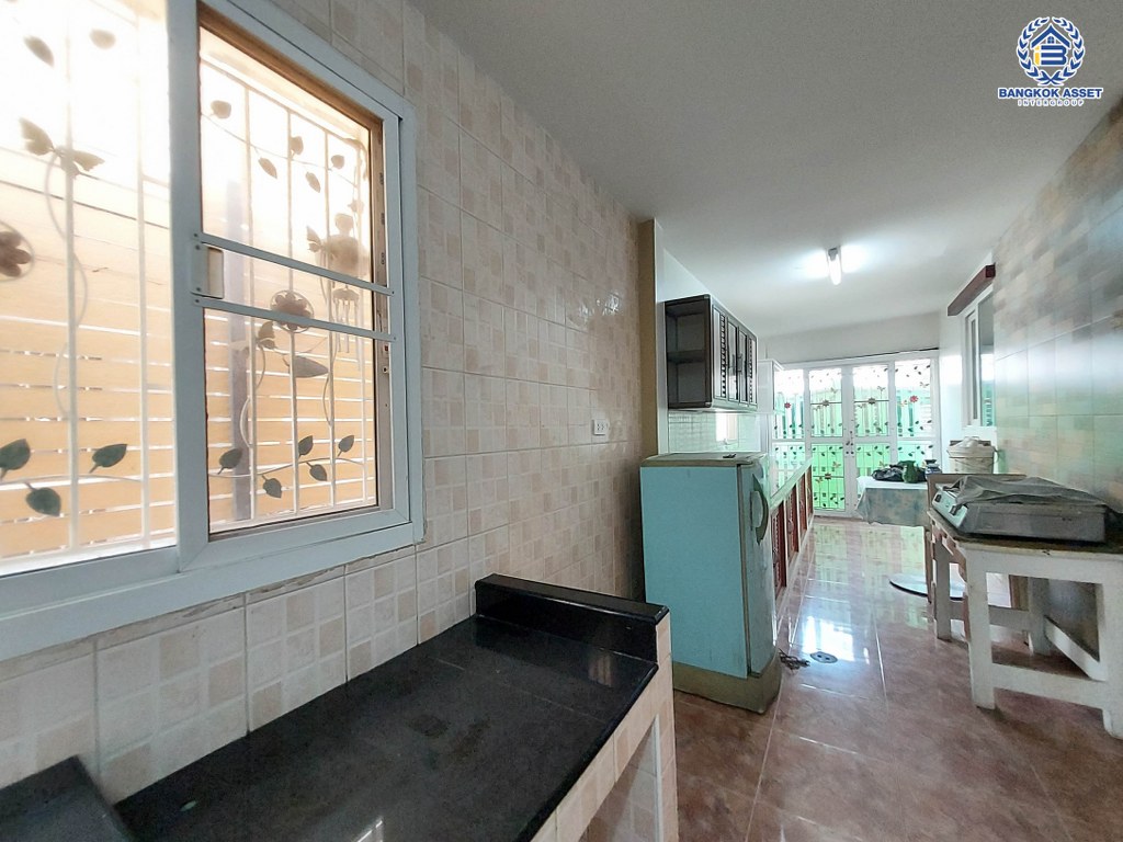 *****บ้านเดี่ยวมือสอง โครงการ คุณาภัทร3 บ้านกล้วย-ไทรน้อย เนื้อที่ 52.5 ตร.ว. ฟังก์ชัน 4 ห้องนอน 3 ห้องน้ำ 2 ที่จอดรถ บ้านสวย รอบบ้านมีบริเวณ พร้อมเข้าอยู่ ทำเลดี เดินทางง่ายเชื่อมต่อกาญจนาภิเษก  ถนนบ้านกล้วย-ไทรน้อย ใกล้รถไฟฟ้าสายสีม่วง "สถานีคลองบางไผ่" และจุดขึ้นทางด่วน "ศรีรัช"