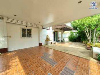 *****บ้านเดี่ยวมือสอง โครงการ คุณาภัทร3 บ้านกล้วย-ไทรน้อย เนื้อที่ 52.5 ตร.ว. ฟังก์ชัน 4 ห้องนอน 3 ห้องน้ำ 2 ที่จอดรถ บ้านสวย รอบบ้านมีบริเวณ พร้อมเข้าอยู่ ทำเลดี เดินทางง่ายเชื่อมต่อกาญจนาภิเษก  ถนนบ้านกล้วย-ไทรน้อย ใกล้รถไฟฟ้าสายสีม่วง "สถานีคลองบางไผ่" และจุดขึ้นทางด่วน "ศรีรัช"