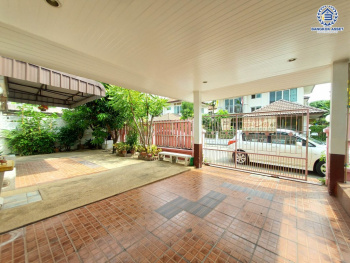 *****บ้านเดี่ยวมือสอง โครงการ คุณาภัทร3 บ้านกล้วย-ไทรน้อย เนื้อที่ 52.5 ตร.ว. ฟังก์ชัน 4 ห้องนอน 3 ห้องน้ำ 2 ที่จอดรถ บ้านสวย รอบบ้านมีบริเวณ พร้อมเข้าอยู่ ทำเลดี เดินทางง่ายเชื่อมต่อกาญจนาภิเษก  ถนนบ้านกล้วย-ไทรน้อย ใกล้รถไฟฟ้าสายสีม่วง "สถานีคลองบางไผ่" และจุดขึ้นทางด่วน "ศรีรัช"