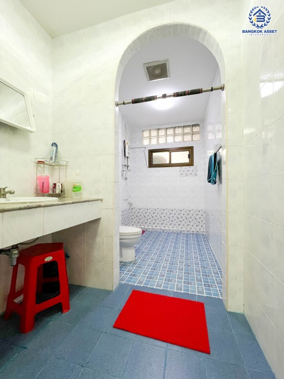 *****ทาวน์เฮ้าส์ 3 ชั้นมือสอง โครงการ ดาวคนองทาวน์เพลส สมเด็จพระเจ้าตากสิน หลังริม เนื้อที่ 35.80 ตร.ว. ฟังก์ชัน 4 ห้องนอน 4 ห้องน้ำ ภายในสวย ทำเลเดินทางสะดวก เชื่อมต่อถนนจองทอง ถนนรัชดาภิเษก ถนนสมเด็จพระเจ้าตากสิน ใกล้รถไฟฟ้าสายสีเขียว "สถานีตลาดพลู" และจุดขึ้นทางพิเศษสายพระราม3 "ดาวคะนอง"