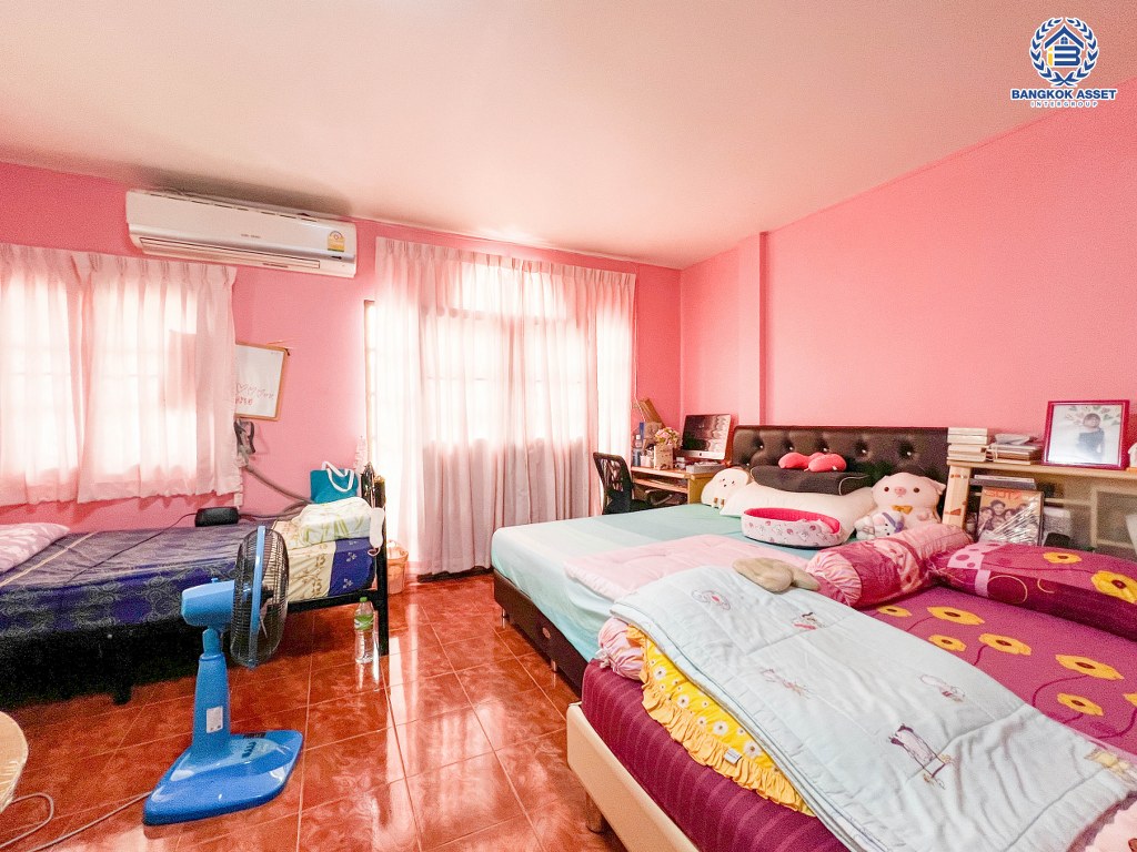 *****ทาวน์เฮ้าส์ 3 ชั้นมือสอง โครงการ ดาวคนองทาวน์เพลส สมเด็จพระเจ้าตากสิน หลังริม เนื้อที่ 35.80 ตร.ว. ฟังก์ชัน 4 ห้องนอน 4 ห้องน้ำ ภายในสวย ทำเลเดินทางสะดวก เชื่อมต่อถนนจองทอง ถนนรัชดาภิเษก ถนนสมเด็จพระเจ้าตากสิน ใกล้รถไฟฟ้าสายสีเขียว "สถานีตลาดพลู" และจุดขึ้นทางพิเศษสายพระราม3 "ดาวคะนอง"