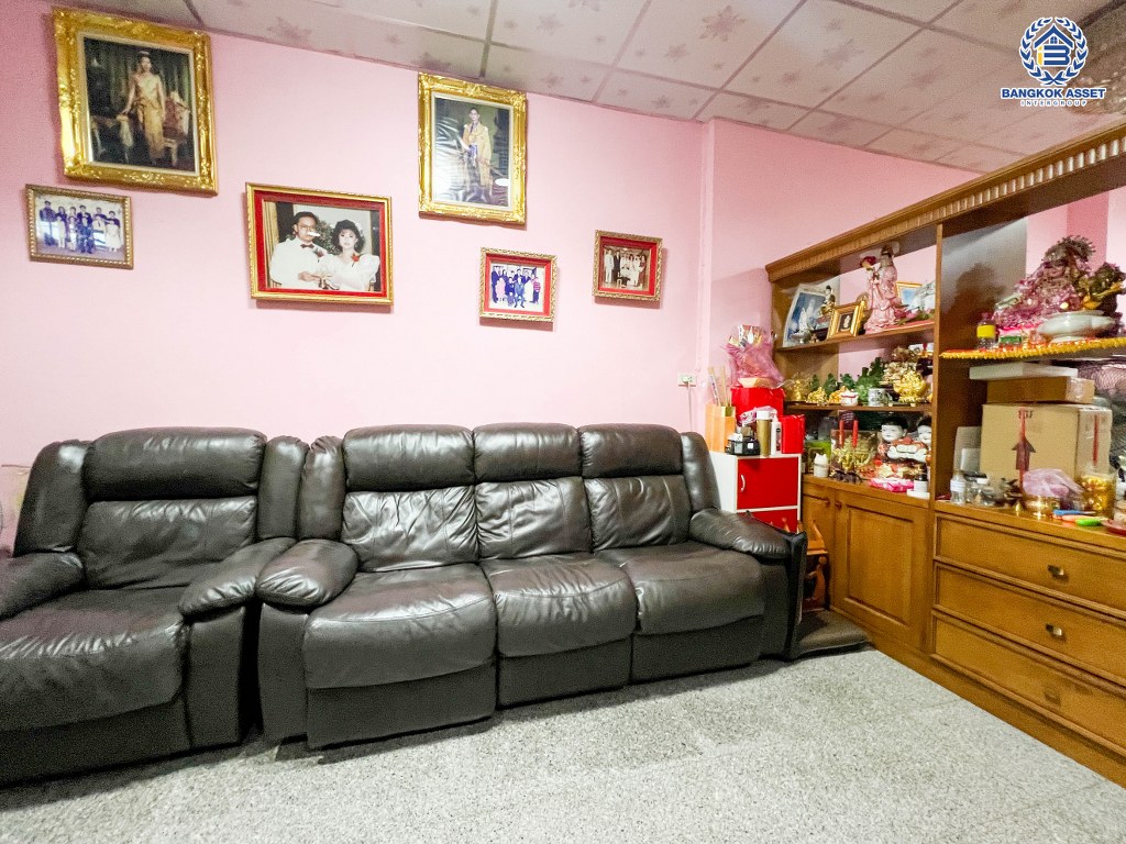 *****ทาวน์เฮ้าส์ 3 ชั้นมือสอง โครงการ ดาวคนองทาวน์เพลส สมเด็จพระเจ้าตากสิน หลังริม เนื้อที่ 35.80 ตร.ว. ฟังก์ชัน 4 ห้องนอน 4 ห้องน้ำ ภายในสวย ทำเลเดินทางสะดวก เชื่อมต่อถนนจองทอง ถนนรัชดาภิเษก ถนนสมเด็จพระเจ้าตากสิน ใกล้รถไฟฟ้าสายสีเขียว "สถานีตลาดพลู" และจุดขึ้นทางพิเศษสายพระราม3 "ดาวคะนอง"