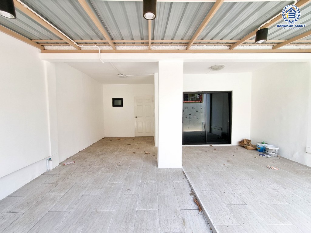 *****ทาวน์เฮ้าส์มือสอง โครงการ พฤกษา3 กาญจนาภิเษก เนื้อที่ 18.10 ตร.ว. ฟังก์ชัน 3 ห้องนอน 2 ห้องน้ำ บ้านรีโนเวทใหม่พร้อมเข้าอยู่ ทำเลเดินทางสะดวก เชื่อมต่อถนนกาญจนาภิเษก ถนนคลองถนน ถนนบ้านกล้วย-ไทรน้อย