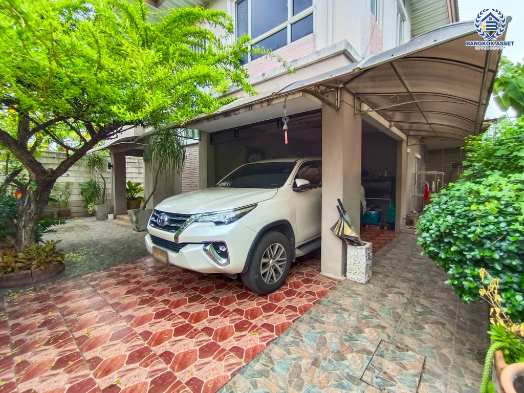 *****บ้านเดี่ยวมือสอง โครงการ เดอะแพลนท์ วัชรพล หลังริม เนื้อที่ 52.80 ตร.ว. ฟังก์ชัน 3 ห้องนอน 2 ห้องน้ำ  2 ที่จอดรถ แถมฟรี! เครื่องปรับอากาศ ทำเลเดินทางสะดวก เดินทางได้ทั้งถนนสุขาภิบาล5 ถนนจตุโชติ ถนนสายไหม ใกล้เซ็นทรัลพลาซ่า รามอินทรา เชื่อมต่อจุดขึ้นทางด่วน "รามอินทรา-อาจณรงค์"