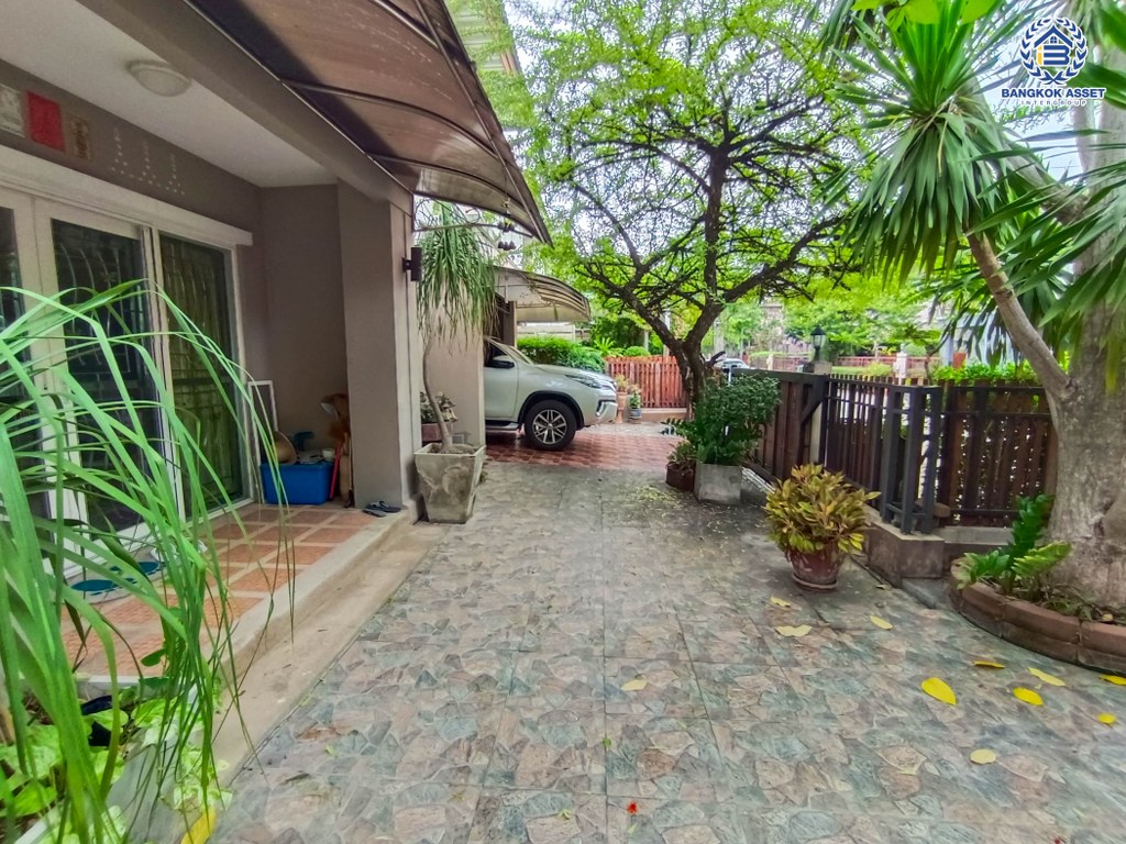 *****บ้านเดี่ยวมือสอง โครงการ เดอะแพลนท์ วัชรพล หลังริม เนื้อที่ 52.80 ตร.ว. ฟังก์ชัน 3 ห้องนอน 2 ห้องน้ำ  2 ที่จอดรถ แถมฟรี! เครื่องปรับอากาศ ทำเลเดินทางสะดวก เดินทางได้ทั้งถนนสุขาภิบาล5 ถนนจตุโชติ ถนนสายไหม ใกล้เซ็นทรัลพลาซ่า รามอินทรา เชื่อมต่อจุดขึ้นทางด่วน "รามอินทรา-อาจณรงค์"