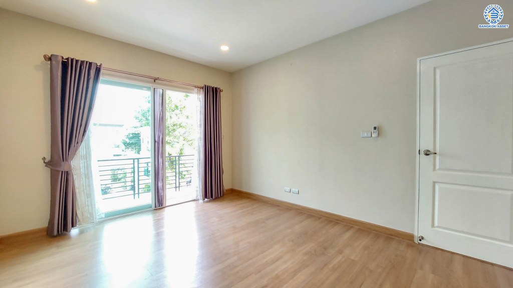 *****บ้านเดี่ยวมือสอง โครงการ เซนโทร ชัยพฤกษ์-แจ้งวัฒนะ จากแบรนด์ AP Thai เนื้อที่ 57.50 ตร.ว. ฟังก์ชัน 4 ห้องนอน 3 ห้องน้ำ 2 ที่จอดรถ ภายในสวย รอบบ้านมีพื้นที่โล่ง บนทำเลดี เชื่อมต่อถนนสะพานนนทบุรี-บางบัวทอง ถนนชัยพฤกษ์ ถนนราชพฤกษ์ ใกล้จุดขึ้นทางด่วน "แจ้งวัฒนะ"