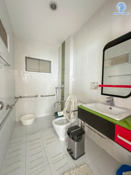 *****บ้านเดี่ยวมือสอง โครงการ บางกอกบูเลอวาร์ด พระราม5 หลังริม เนื้อที่ 76 ตร.ว. ฟังก์ชัน 2 ห้องนอน 3 ห้องน้ำ 2 ที่จอดรถ บ้านพร้อมเข้าอยู่ ภายในสวย บนทำเลเดินทางสะดวก เชื่อมต่อถนนราชพฤกษ์ ใกล้รถไฟฟ้าสายสีม่วง "สถานีบางรักใหญ่" และ "สถานีบางรักน้อยท่าอิฐ" จุดขึ้นทางด่วน "ศรีรัช"