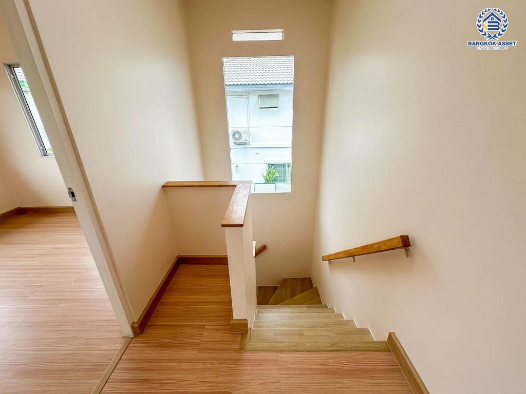 *****บ้านเดี่ยวมือสอง โครงการ พฤกษ์ลดา บางใหญ่2 หลังมุม เนื้อที่ 62.60 ตร.ว. ฟังก์ชัน 4 ห้องนอน 2 ห้องน้ำ 2 ที่จอดรถ บ้านพร้อมเข้าอยู่ ภายในสวย ทำเลเดินทางสะดวก เชื่อมต่อถนนกาญจนาภิเษก ถนนคลองถนน ถนนแก้วอินทร์ ใกล้ห้างสรรพสินค้าเซ็นทรัล เวสต์เกต รถไฟฟ้าสายสีม่วง "สถานีคลองบางไผ่" และจุดขึ้นทางด่วน "กาญจนาภิเษก"