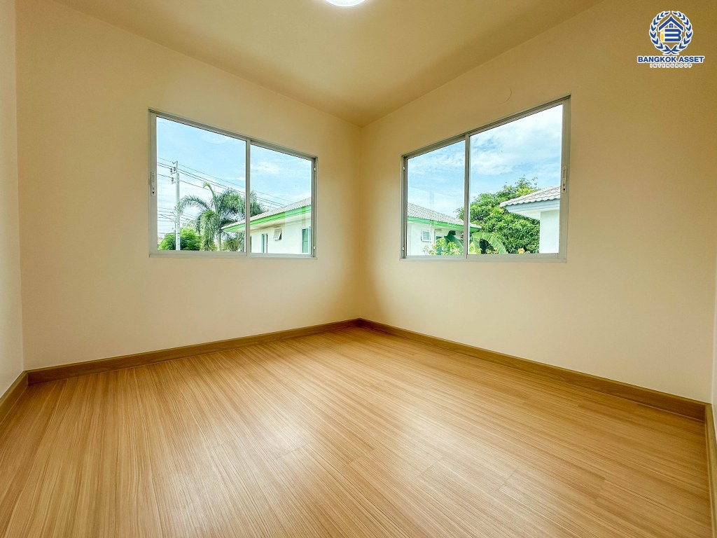 *****บ้านเดี่ยวมือสอง โครงการ พฤกษ์ลดา บางใหญ่2 หลังมุม เนื้อที่ 62.60 ตร.ว. ฟังก์ชัน 4 ห้องนอน 2 ห้องน้ำ 2 ที่จอดรถ บ้านพร้อมเข้าอยู่ ภายในสวย ทำเลเดินทางสะดวก เชื่อมต่อถนนกาญจนาภิเษก ถนนคลองถนน ถนนแก้วอินทร์ ใกล้ห้างสรรพสินค้าเซ็นทรัล เวสต์เกต รถไฟฟ้าสายสีม่วง "สถานีคลองบางไผ่" และจุดขึ้นทางด่วน "กาญจนาภิเษก"