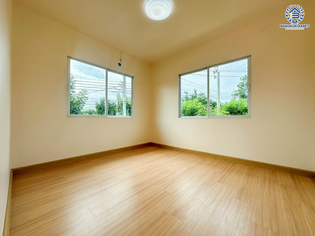 *****บ้านเดี่ยวมือสอง โครงการ พฤกษ์ลดา บางใหญ่2 หลังมุม เนื้อที่ 62.60 ตร.ว. ฟังก์ชัน 4 ห้องนอน 2 ห้องน้ำ 2 ที่จอดรถ บ้านพร้อมเข้าอยู่ ภายในสวย ทำเลเดินทางสะดวก เชื่อมต่อถนนกาญจนาภิเษก ถนนคลองถนน ถนนแก้วอินทร์ ใกล้ห้างสรรพสินค้าเซ็นทรัล เวสต์เกต รถไฟฟ้าสายสีม่วง "สถานีคลองบางไผ่" และจุดขึ้นทางด่วน "กาญจนาภิเษก"