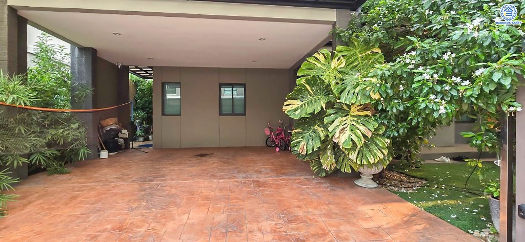 *****บ้านเดี่ยว 3 ชั้นมือสอง โครงการ ภัสสร สรงประภา-ดอนเมือง หลังริม เนื้อที่ 68 ตร.ว. ฟังก์ชัน 5 ห้องนอน 6 ห้องน้ำ 2 ที่จอดรถ โครงการบนทำเลเดินทางสะดวก เชื่อมต่อถนนสรงประภา ถนนเลียบคลองประปา ถนนประชาอุทิศ ใกล้รถไฟฟ้าสายสีแดง "สถานีสถานีดอนเมือง" และจุดขึ้นทางพิเศษอุดรรัถยา