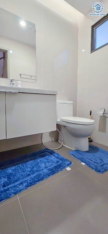 *****บ้านเดี่ยว 3 ชั้นมือสอง โครงการ ภัสสร สรงประภา-ดอนเมือง หลังริม เนื้อที่ 68 ตร.ว. ฟังก์ชัน 5 ห้องนอน 6 ห้องน้ำ 2 ที่จอดรถ โครงการบนทำเลเดินทางสะดวก เชื่อมต่อถนนสรงประภา ถนนเลียบคลองประปา ถนนประชาอุทิศ ใกล้รถไฟฟ้าสายสีแดง "สถานีสถานีดอนเมือง" และจุดขึ้นทางพิเศษอุดรรัถยา