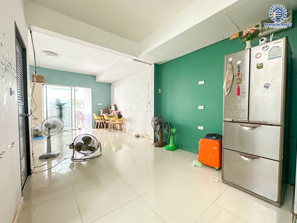 *****ทาวน์เฮ้าส์มือสอง โครงการ อินดี้ ประชาอุทิศ90-2 จากแบรนด์ Land & Houses เนื้อที่ 18.10 ตร.ว. ฟังก์ชัน 2 ห้องนอน 3 ห้องน้ำ 2 ที่จอดรถ ราคาดีมาก พร้อมเข้าอยู่ ทำเลเดินทางสะดวก เชื่อมต่อถนนประชาอุทิศ ถนนวงแหวนรอบนอก-กาญจนาภิเษก ถนนท่าข้าม