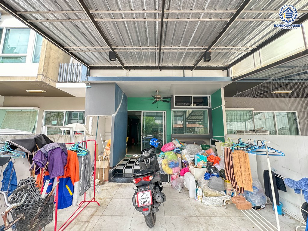 *****ทาวน์เฮ้าส์มือสอง โครงการ อินดี้ ประชาอุทิศ90-2 จากแบรนด์ Land & Houses เนื้อที่ 18.10 ตร.ว. ฟังก์ชัน 2 ห้องนอน 3 ห้องน้ำ 2 ที่จอดรถ ราคาดีมาก พร้อมเข้าอยู่ ทำเลเดินทางสะดวก เชื่อมต่อถนนประชาอุทิศ ถนนวงแหวนรอบนอก-กาญจนาภิเษก ถนนท่าข้าม