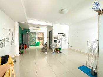 *****ทาวน์เฮ้าส์มือสอง โครงการ อินดี้ ประชาอุทิศ90-2 จากแบรนด์ Land & Houses เนื้อที่ 18.10 ตร.ว. ฟังก์ชัน 2 ห้องนอน 3 ห้องน้ำ 2 ที่จอดรถ ราคาดีมาก พร้อมเข้าอยู่ ทำเลเดินทางสะดวก เชื่อมต่อถนนประชาอุทิศ ถนนวงแหวนรอบนอก-กาญจนาภิเษก ถนนท่าข้าม